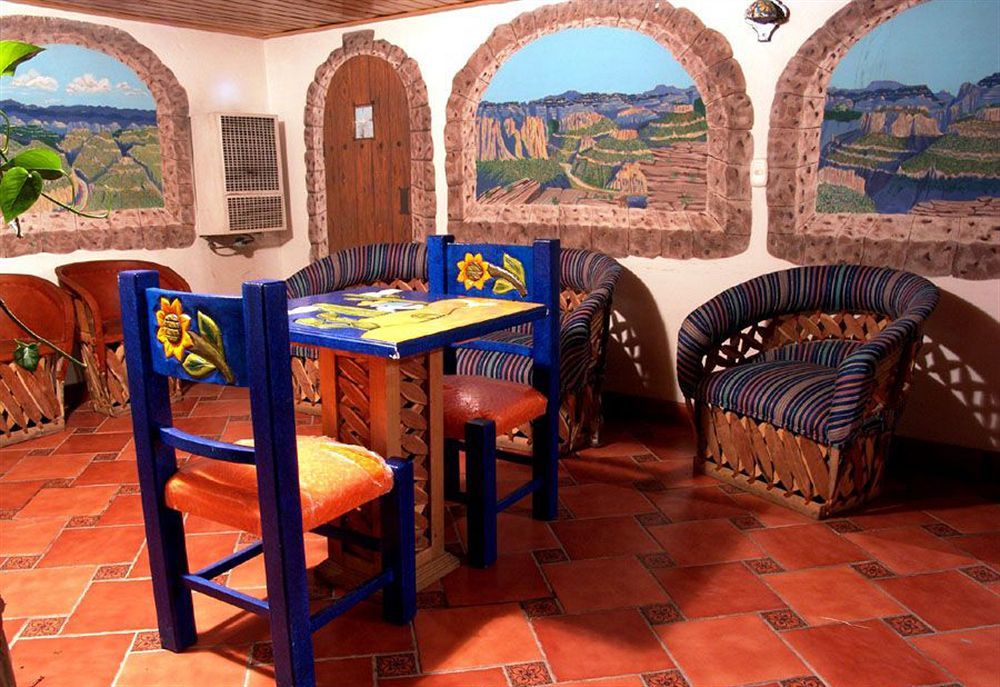 Plaza Mexicana Margarita'S Creel Eksteriør bilde